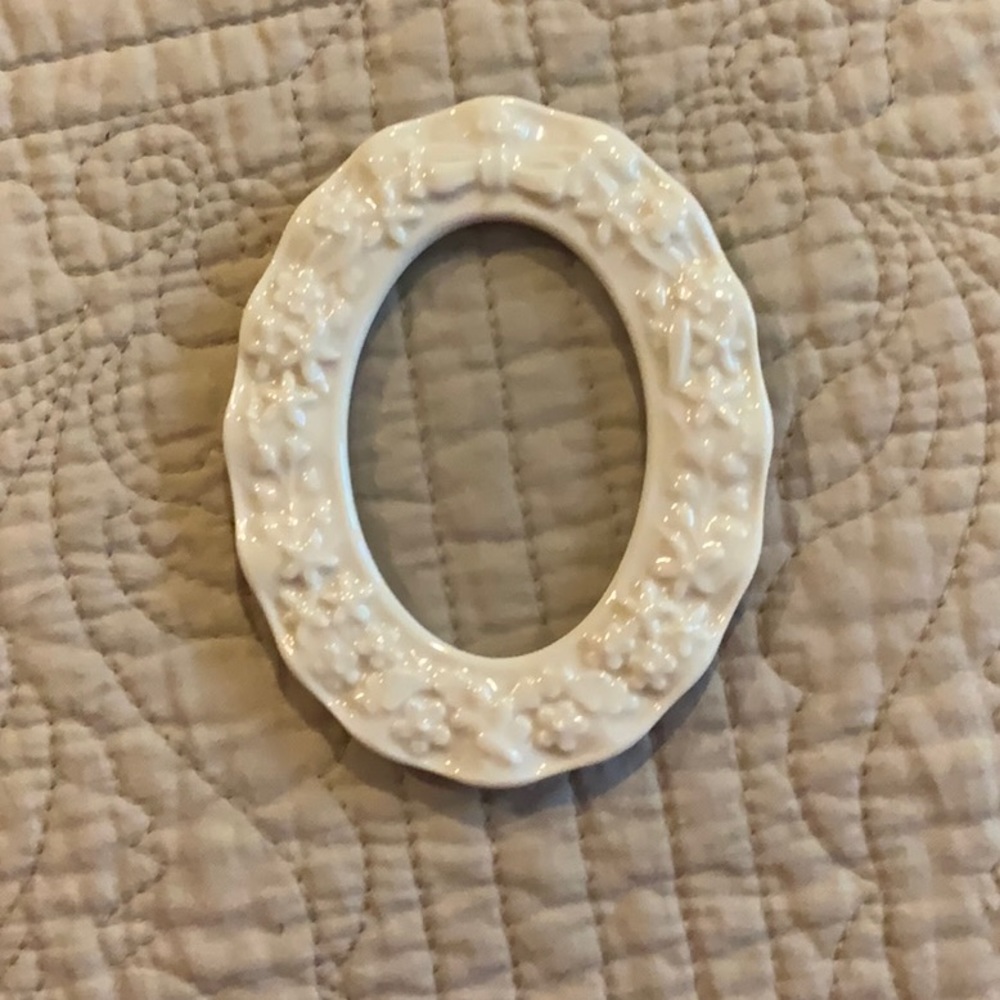 Lenox Oval Tabletop Picture Frame